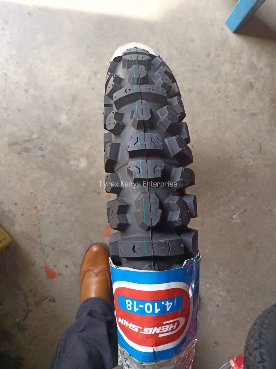 CST C858S 6PR TT 4.10-18